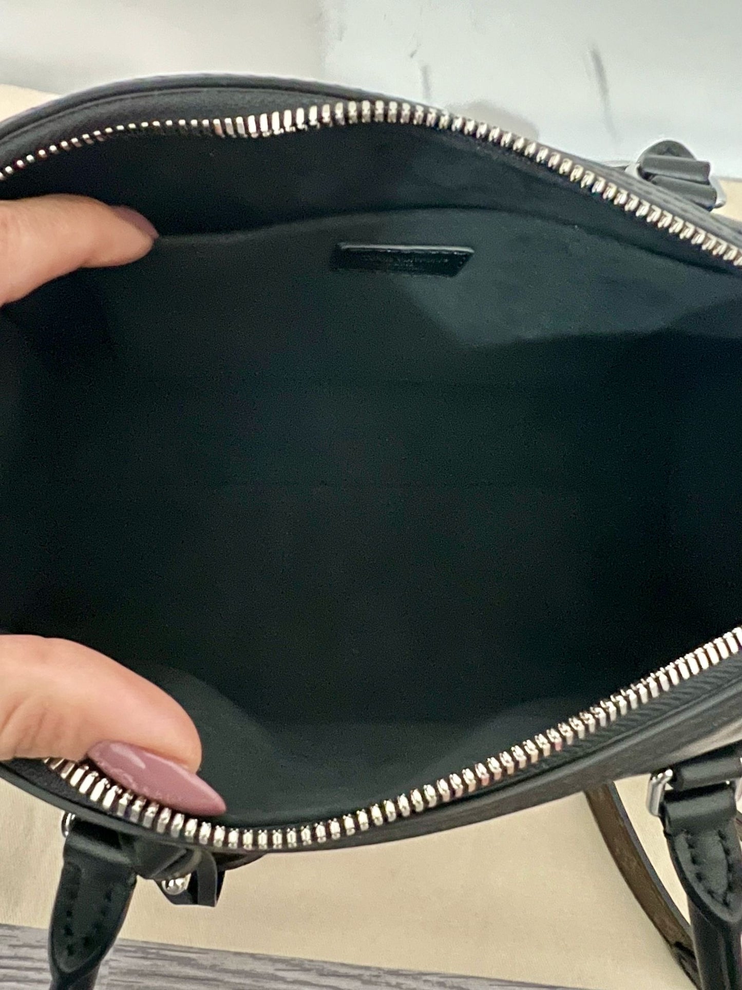 LV speedy cargo Vibe