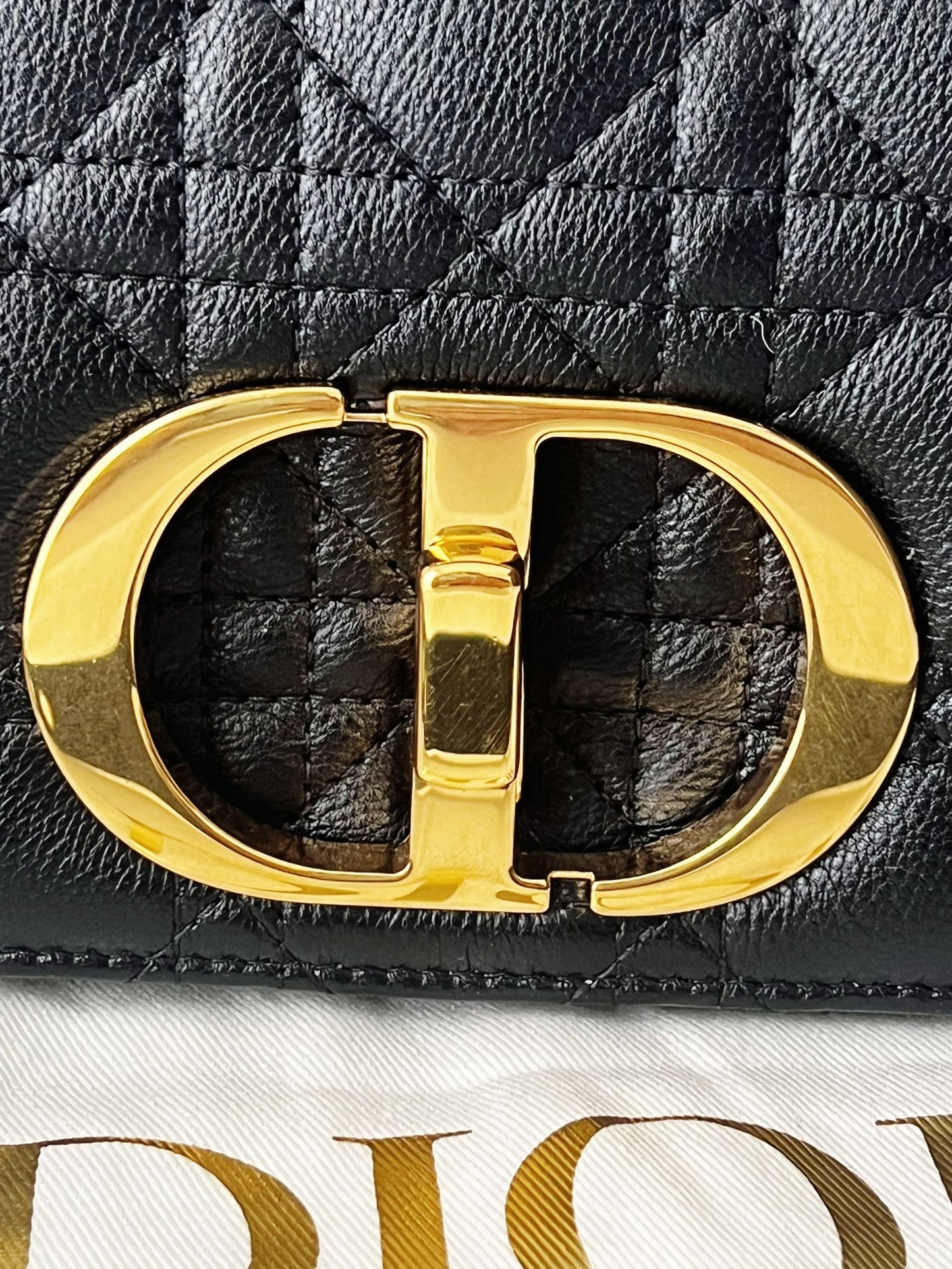 Black small Caro
