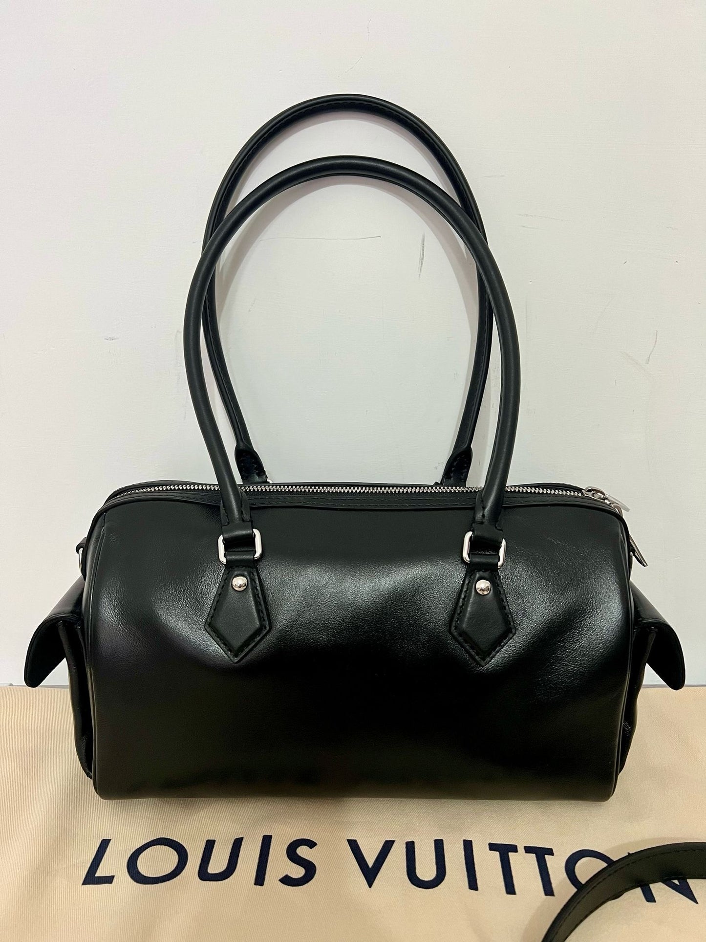 LV speedy cargo Vibe