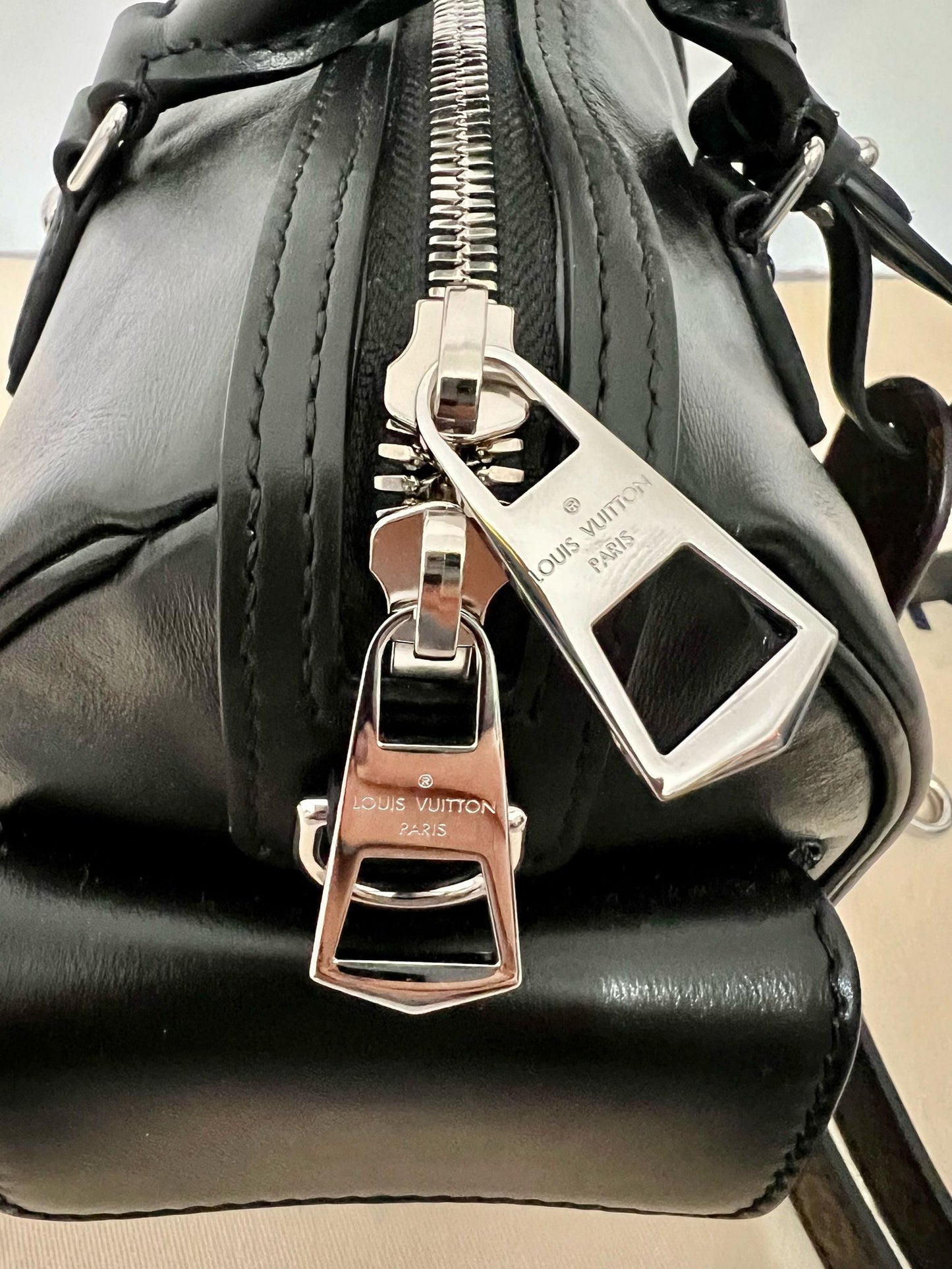 LV speedy cargo Vibe