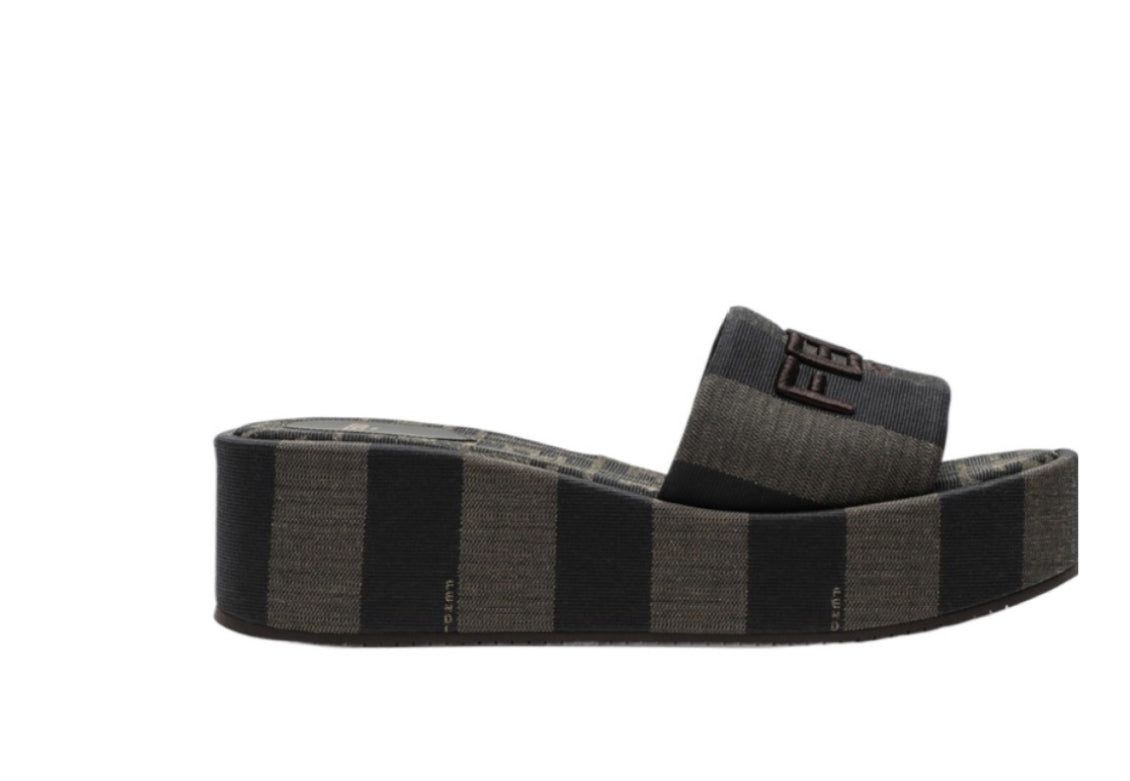 Fendi beige woc & Fendi brown slides 38