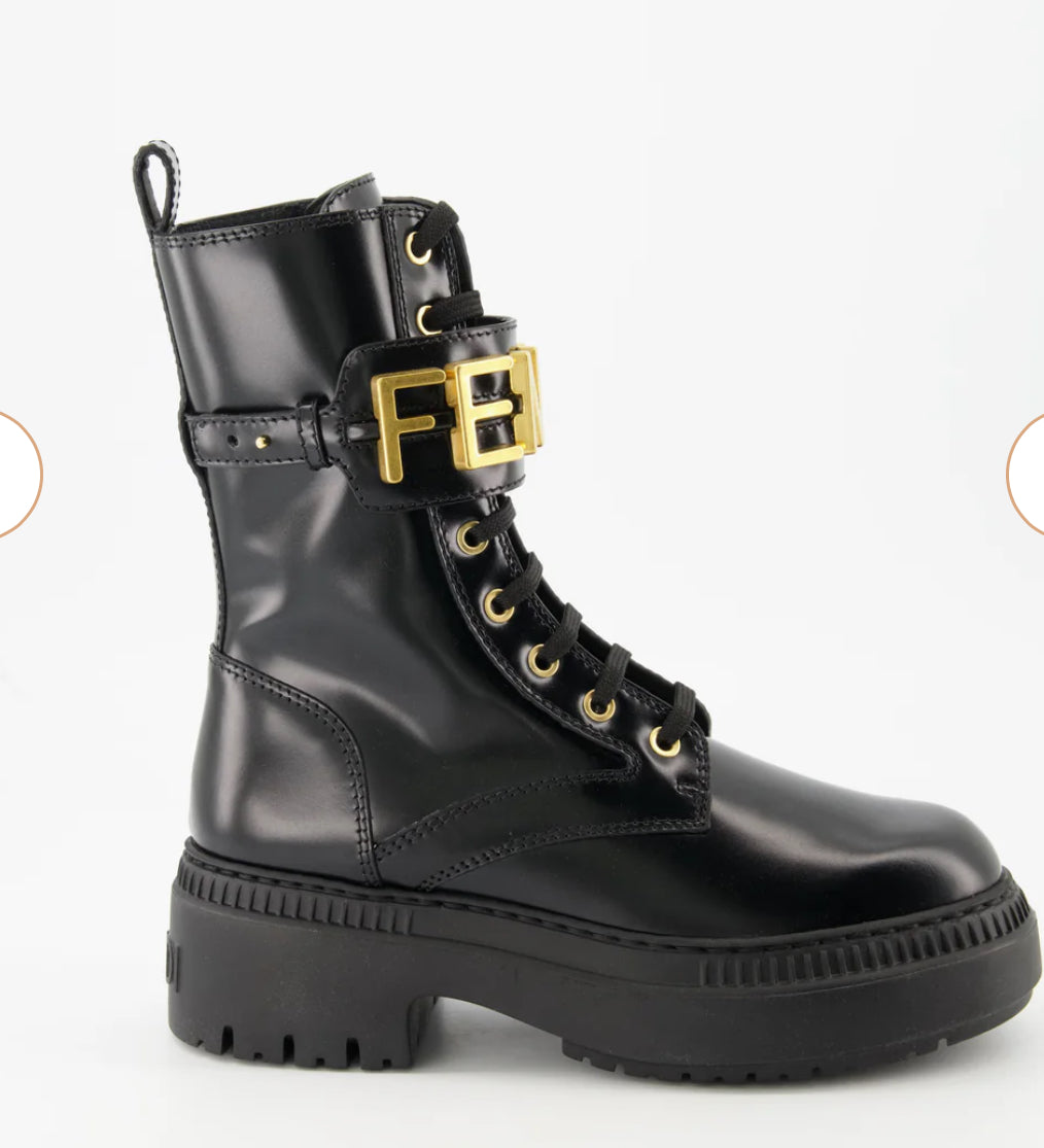 Fendi boots size 38