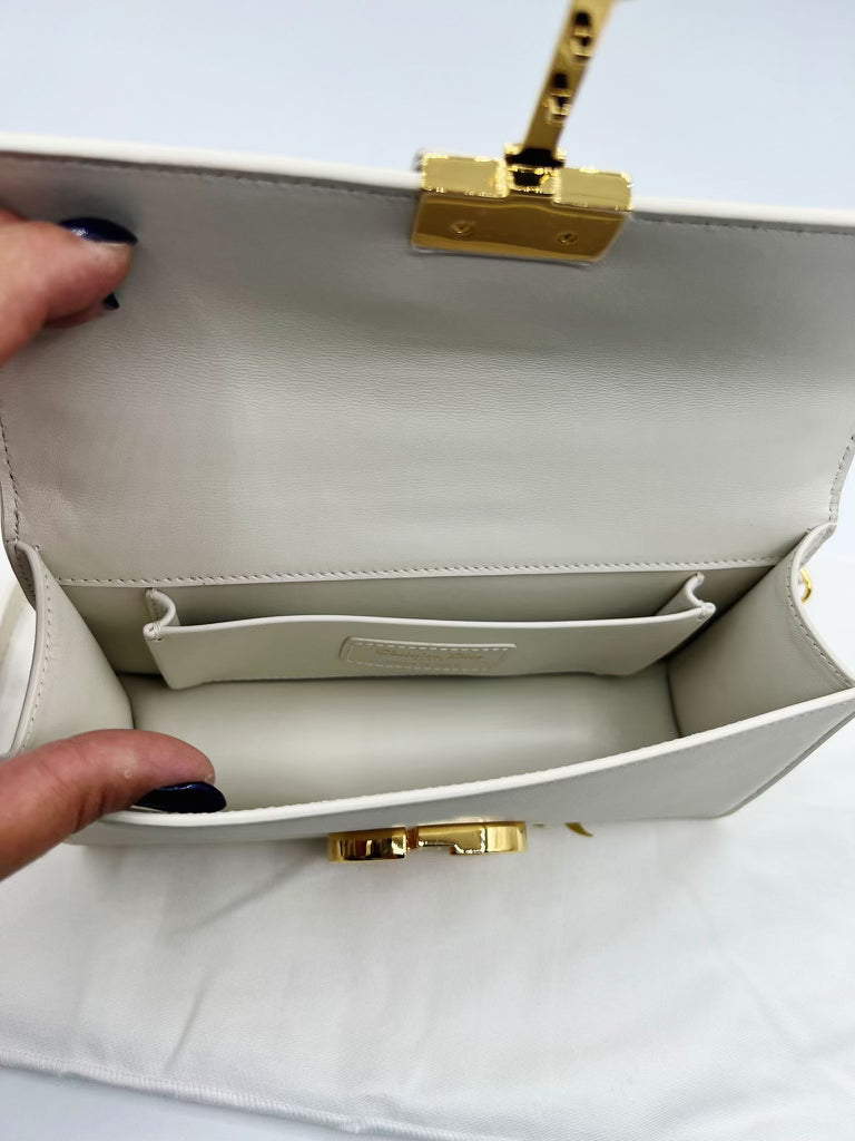 30 MONTAIGNE EAST-WEST BAG WITH CHAIN