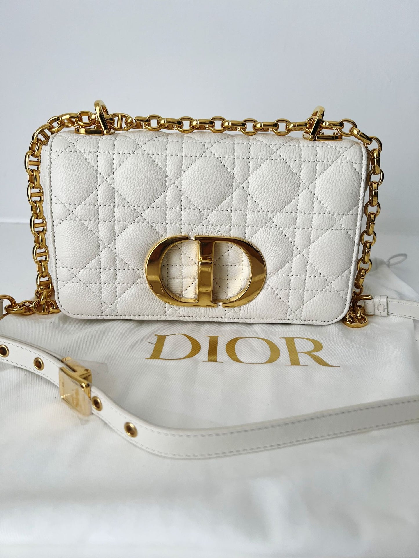 Small Caro white