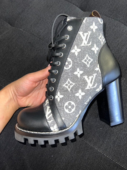 Lv boots size 38 new with dust bag