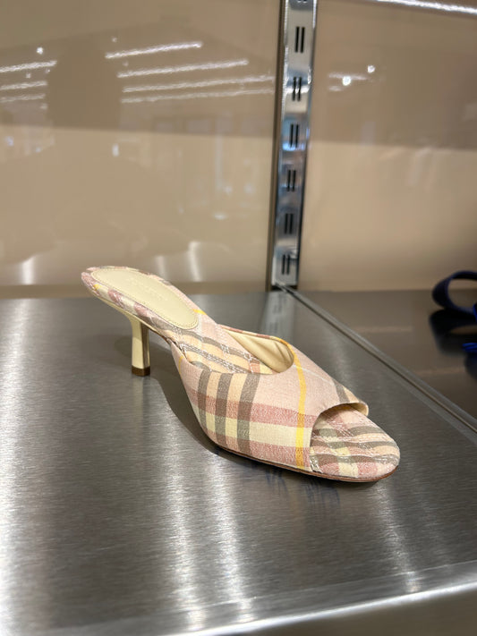 Burberry mules 39