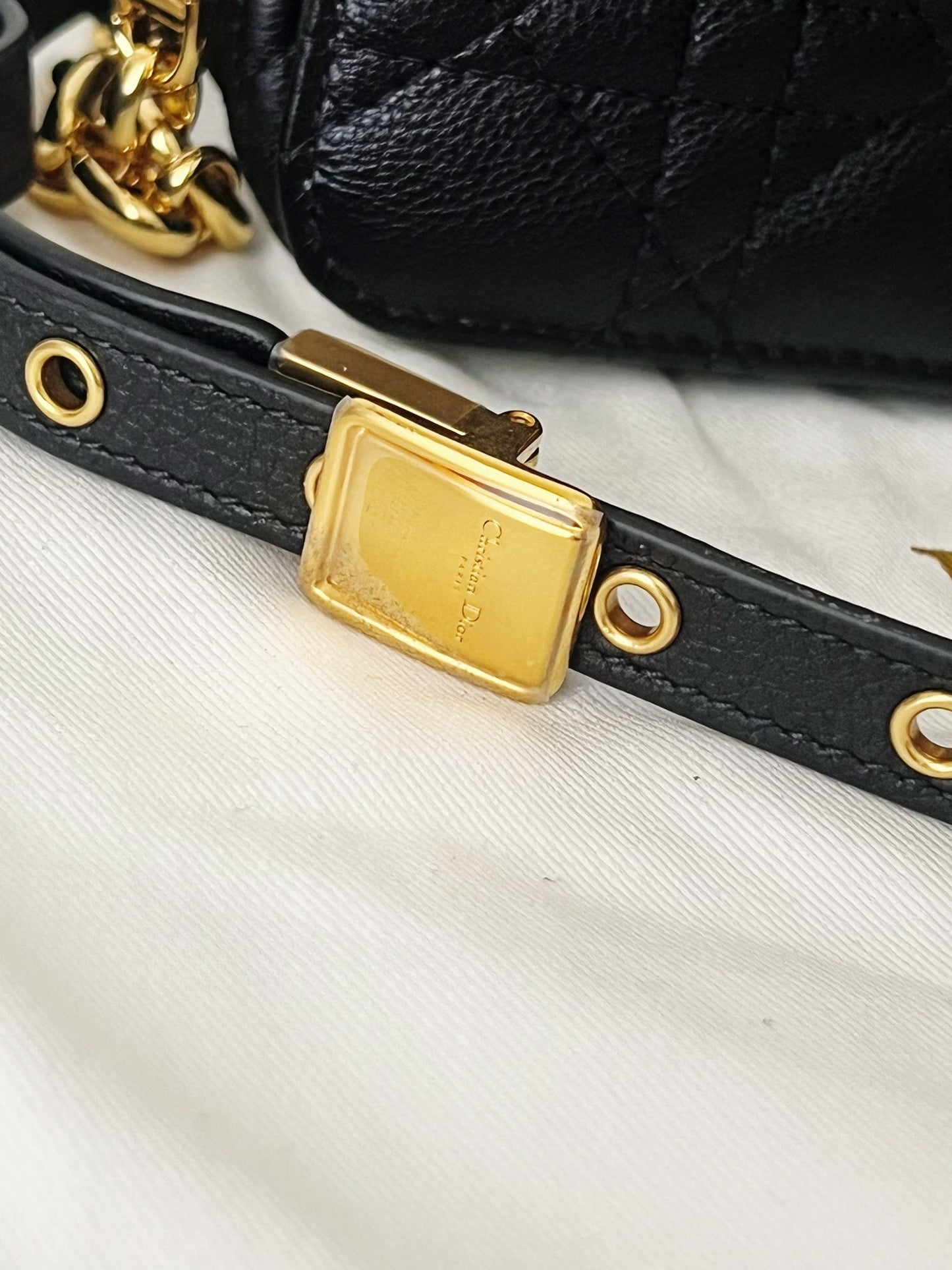 Black small Caro