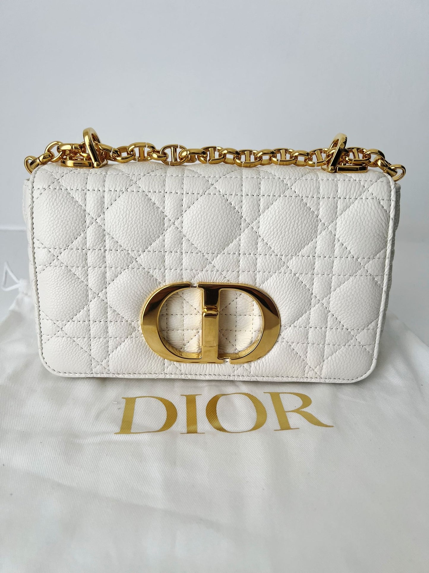 Small Caro white