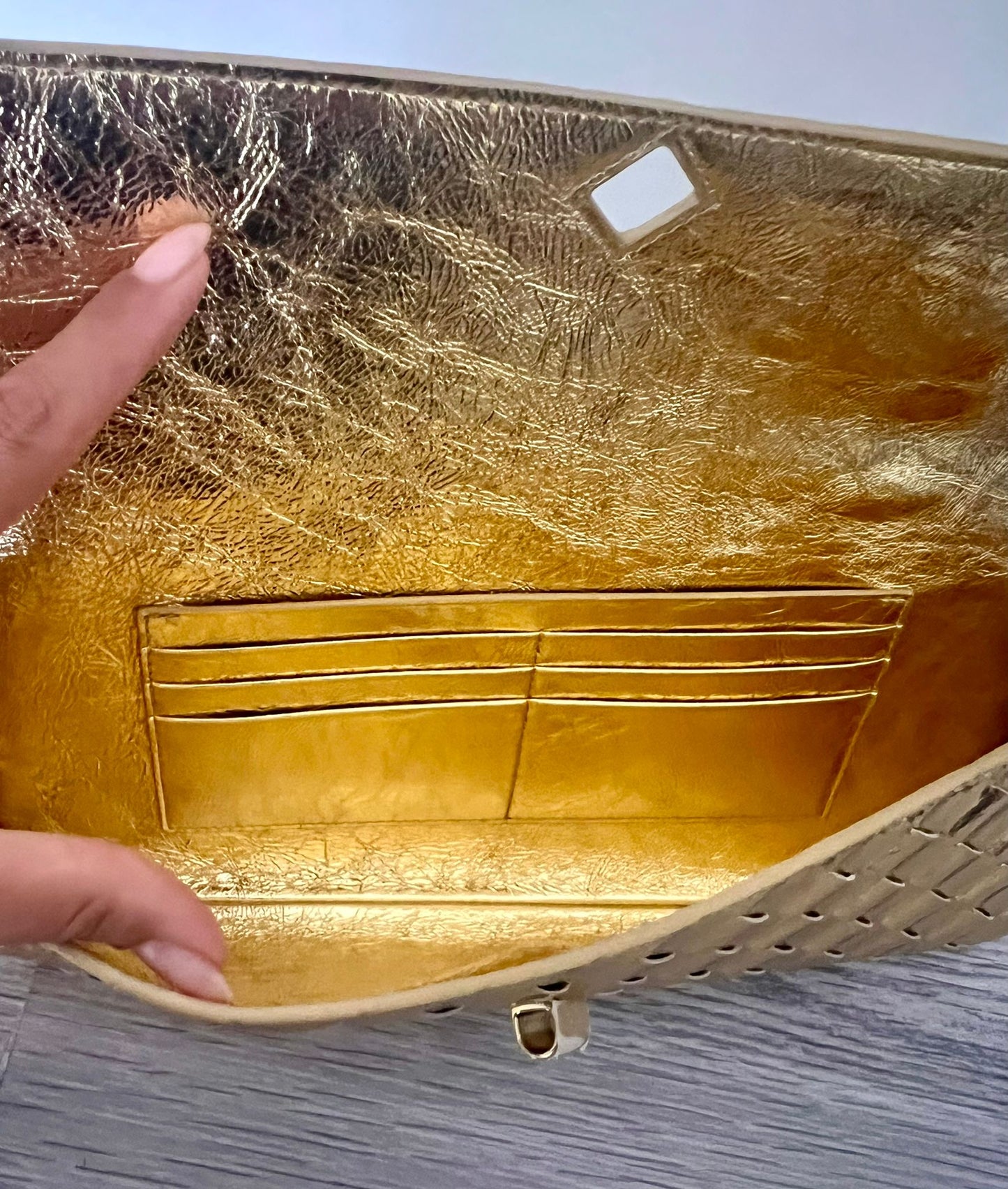 Bottega andiamo clutch gold
