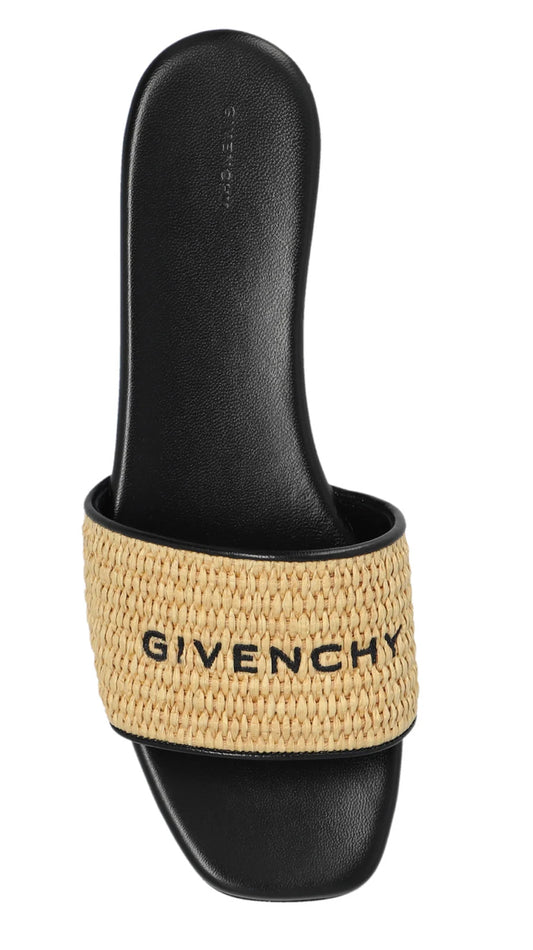 Givenchy
GIvenchy 4G Open Toe Slip-On Slides