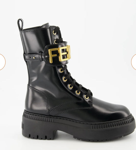 Fendi boots size 38