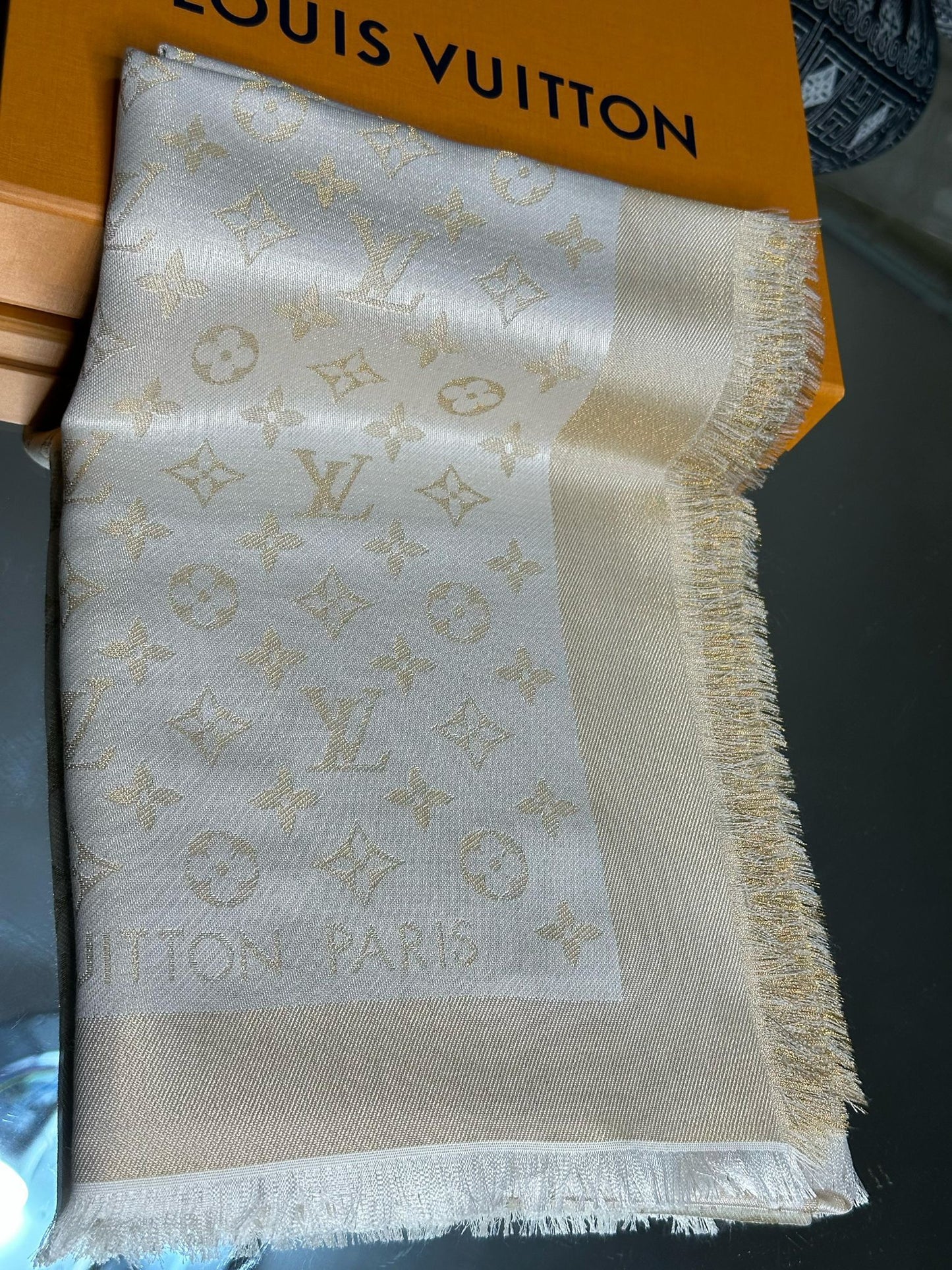 Lv shawl gold new