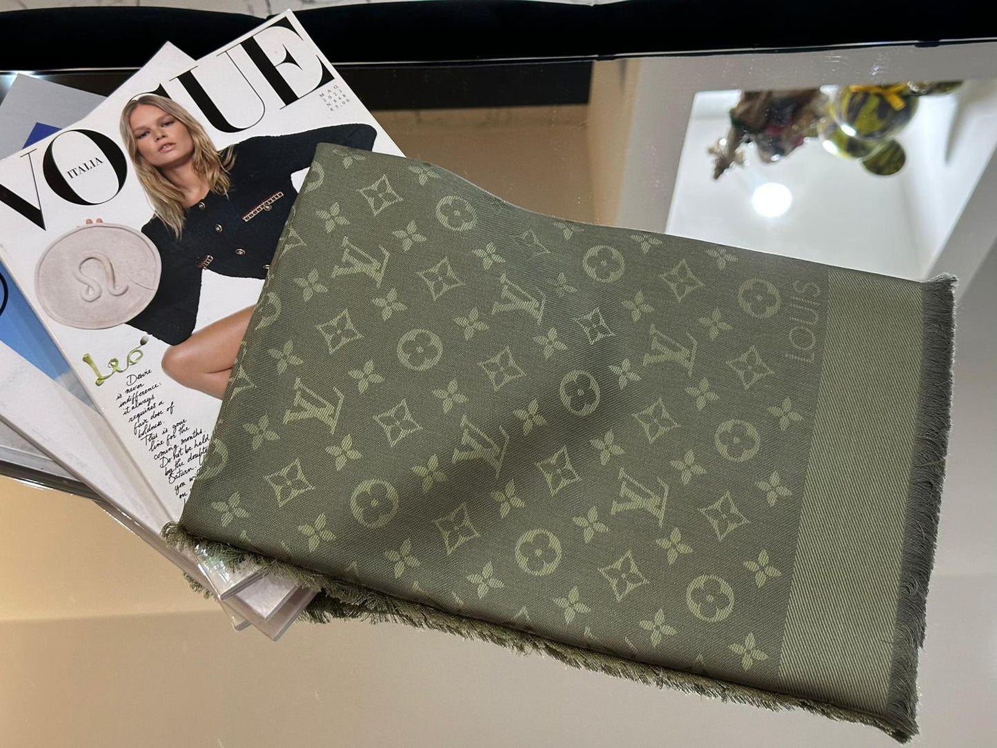 Louis vuitton silk shawls NEW Green & Pink