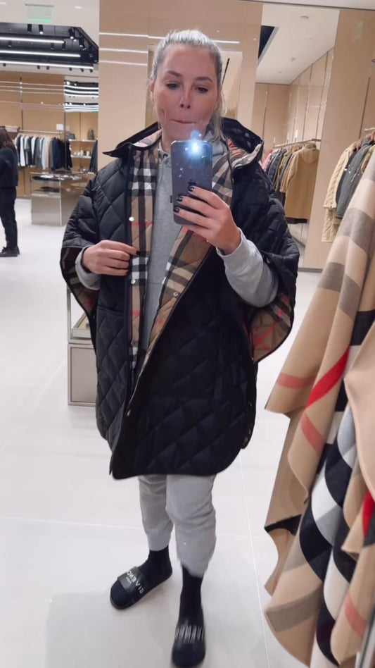 Burberry cape m/l new